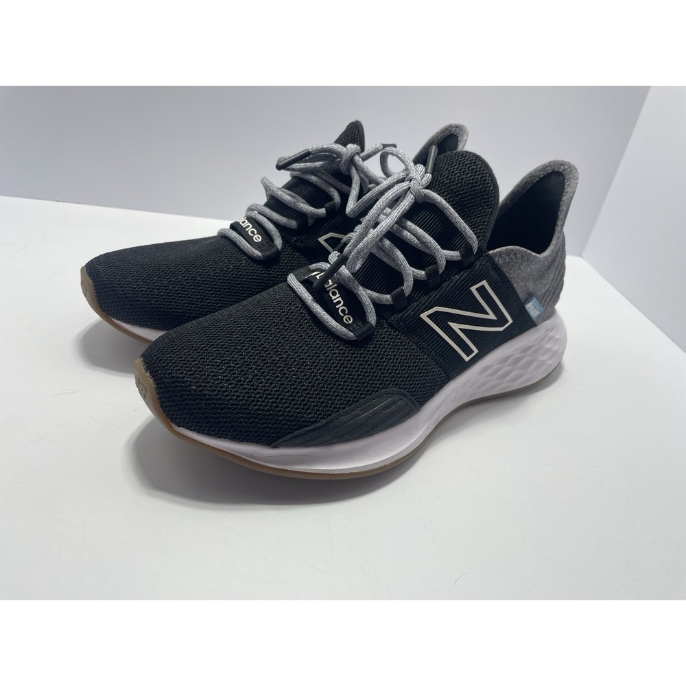 Size 9 - New Balance Fresh Foam Roav Tee Shirt - Black Light Aluminum W